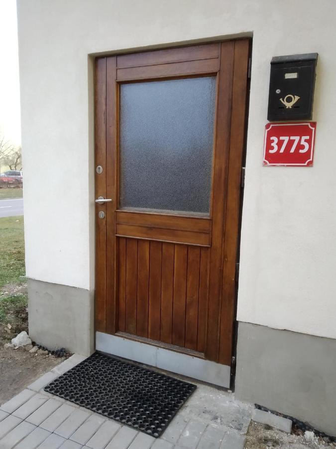 Apartamento Minidomecek Znojmo Exterior foto